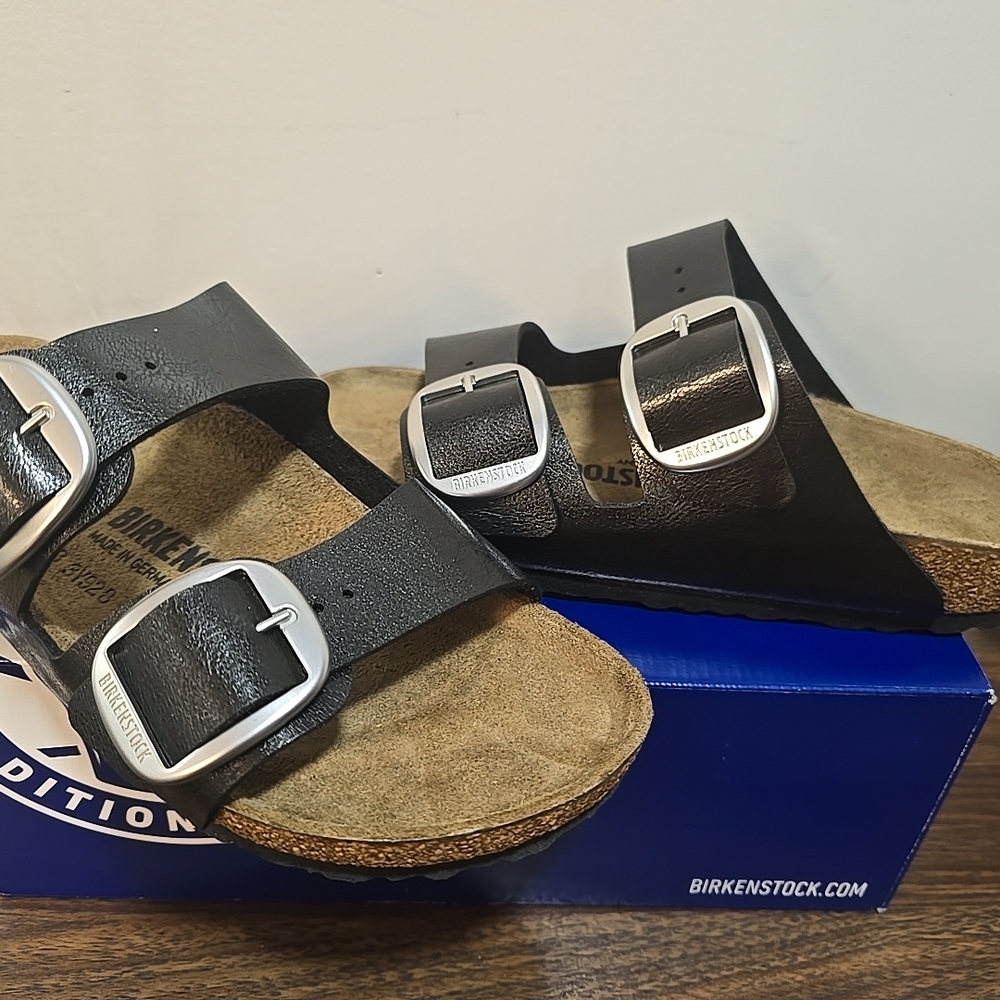 NWT Birkenstock Black and Brown Sandals with Adjustable Straps